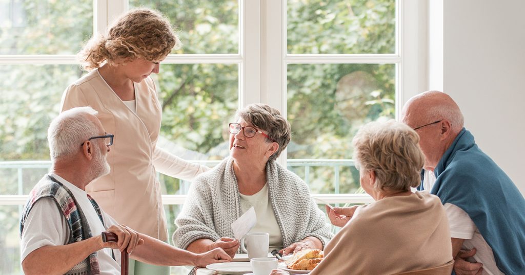 Travailler avec seniors